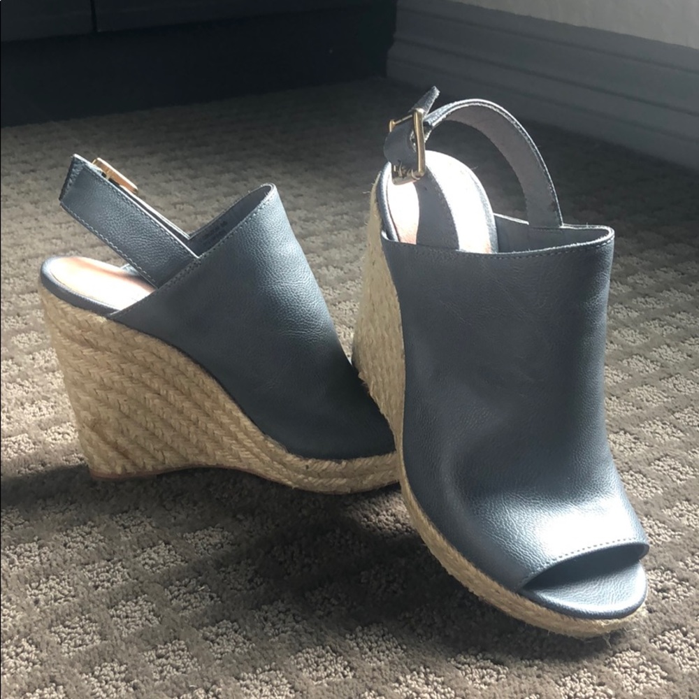 GRAY LEATHER ESPADRILLES!!💕